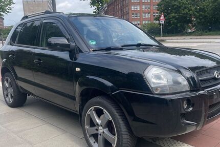 Hyundai TUCSON 219.000 km 1.950 &euro; Hamburg 20097