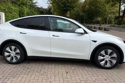 Tesla Model Y 31.000 km 36.300 € Hamburg 20146