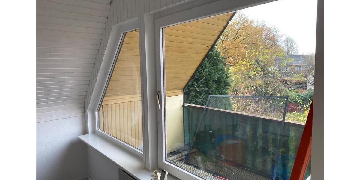 LAGE! LAGE! TOPLAGE in Quickborn. Charmante, lichtdurchflutete 4 Zimmerwohnung mit riesigem Süd-Balkon. 4 zimmer