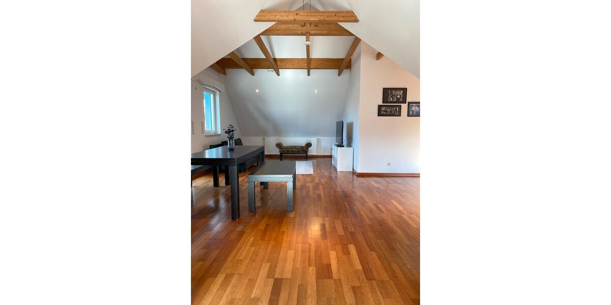 Dachgeschoßwohnung Ellerau - 3 Zimmer, 90 m&sup2;, 1.800&euro; | Angebot:25158226