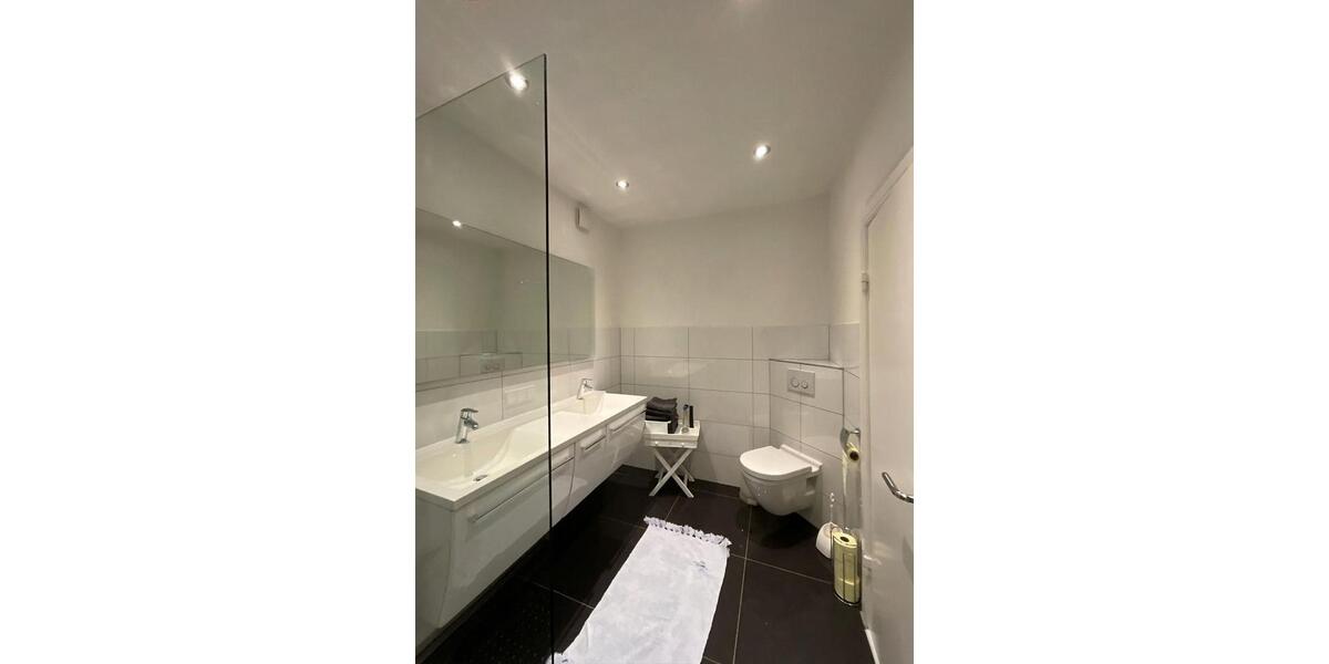 Erdgeschoßwohnung Hamburg Wandsbek - 5 Zimmer, 167 m&sup2;, 2.600&euro; | Angebot:26254739