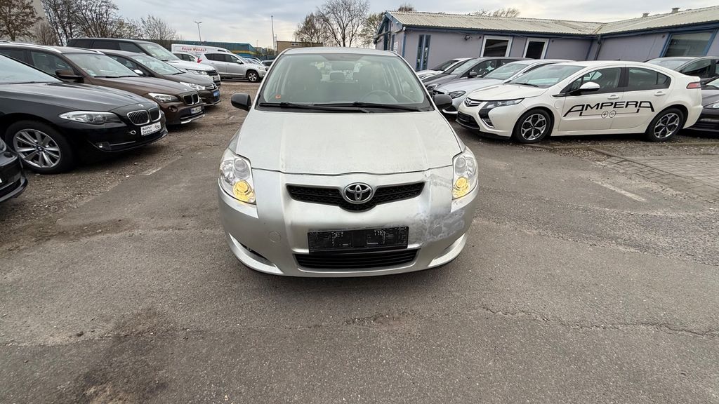 Toyota Auris 208.161 km 3.100 &euro; hamburg 20539