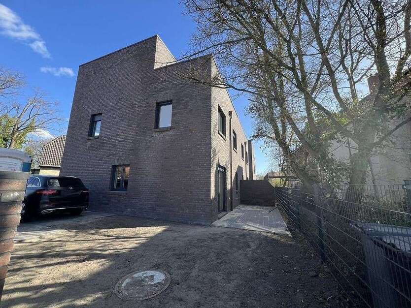 Haus zum Mieten in Norderstedt 2.480 € 148 m²