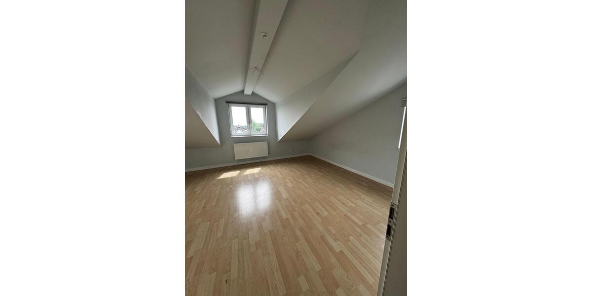 Dachgeschoßwohnung Börnsen - 5 Zimmer, 158 m&sup2;, 1.800&euro; | Angebot:26057087
