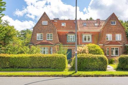 Haus Hamburg Langenhorn - 7 Zimmer, 208 m&sup2;, 750.000&euro; | Angebot:24046844