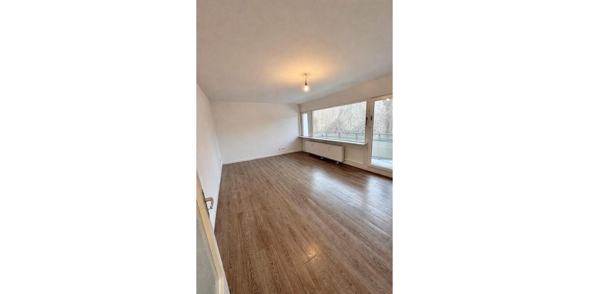 Erdgeschoßwohnung Hamburg Wandsbek - 3 Zimmer, 70 m&sup2;, 1.700&euro; | Angebot:26276046