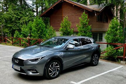 INFINITI QX30 66.000 km 19.000 &euro; Hamburg 22335