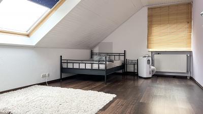 CHARMANTE FAMILIENVILLA MIT TERRASSE & GARTEN 5 zimmer