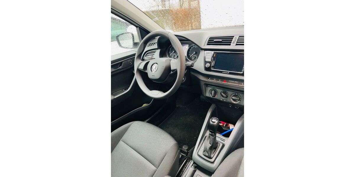Skoda Fabia 85.000 km 11.999 &euro; Hamburg 21029