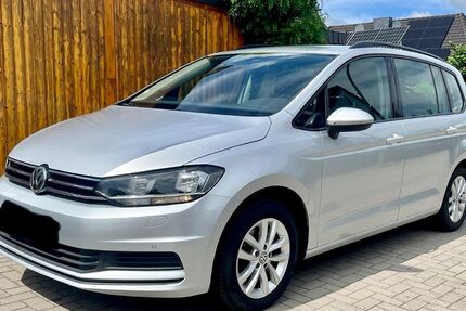 VW Touran 219.000 km 9.250 &euro; Hamburg 22179