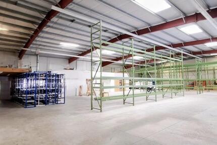Top Lager- & Produktionshalle, Büro, Regale, Stapler zimmer