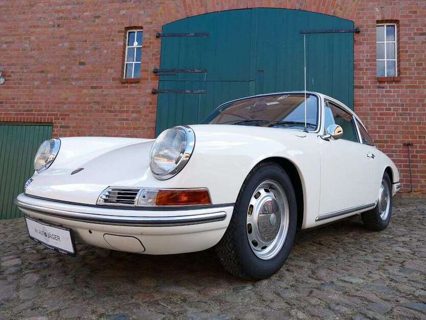 911