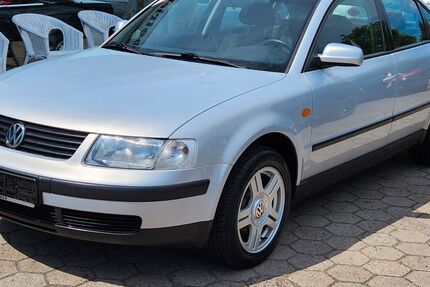 VW Passat 215.353 km 799 &euro; Stapelfeld 22145