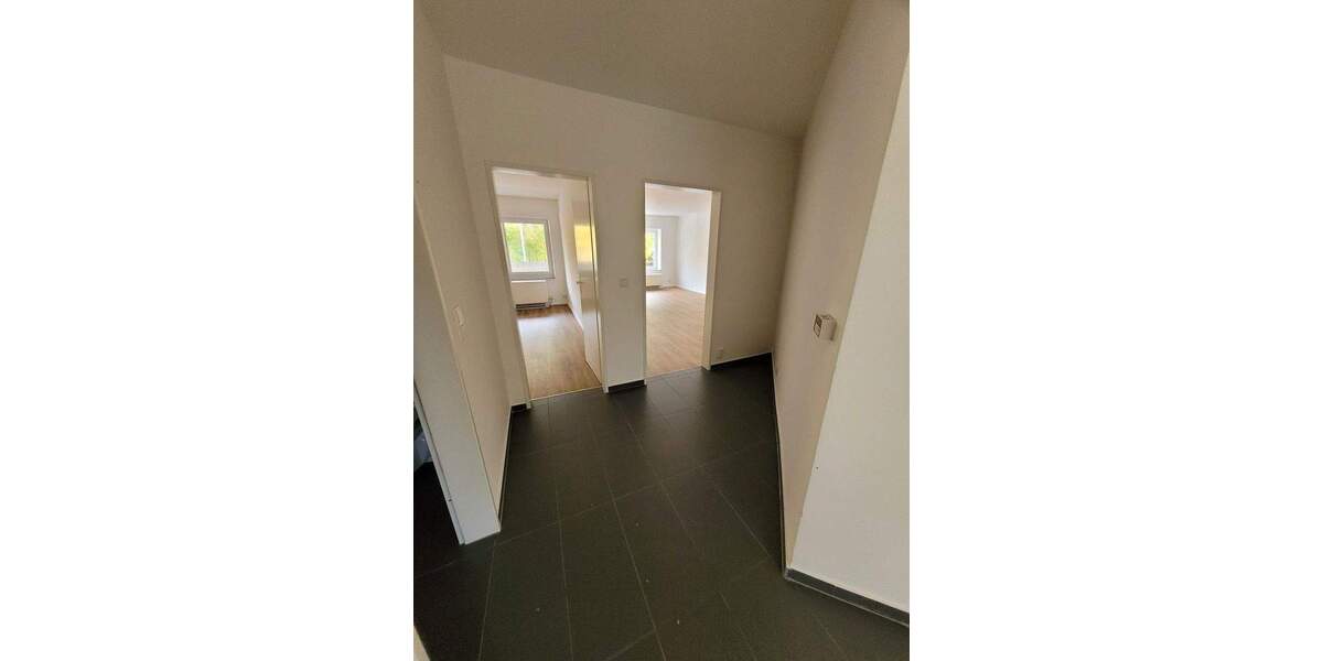 Frisch renovierte 2 Zimmer Balkonwohnung - ideal für SIE und IHN 2 zimmer