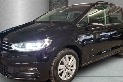 VW Touran 48.297 km 27.940 &euro; Hamburg 22047