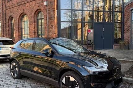 Volvo EX30 2.290 km 44.500 &euro; Hamburg 22761