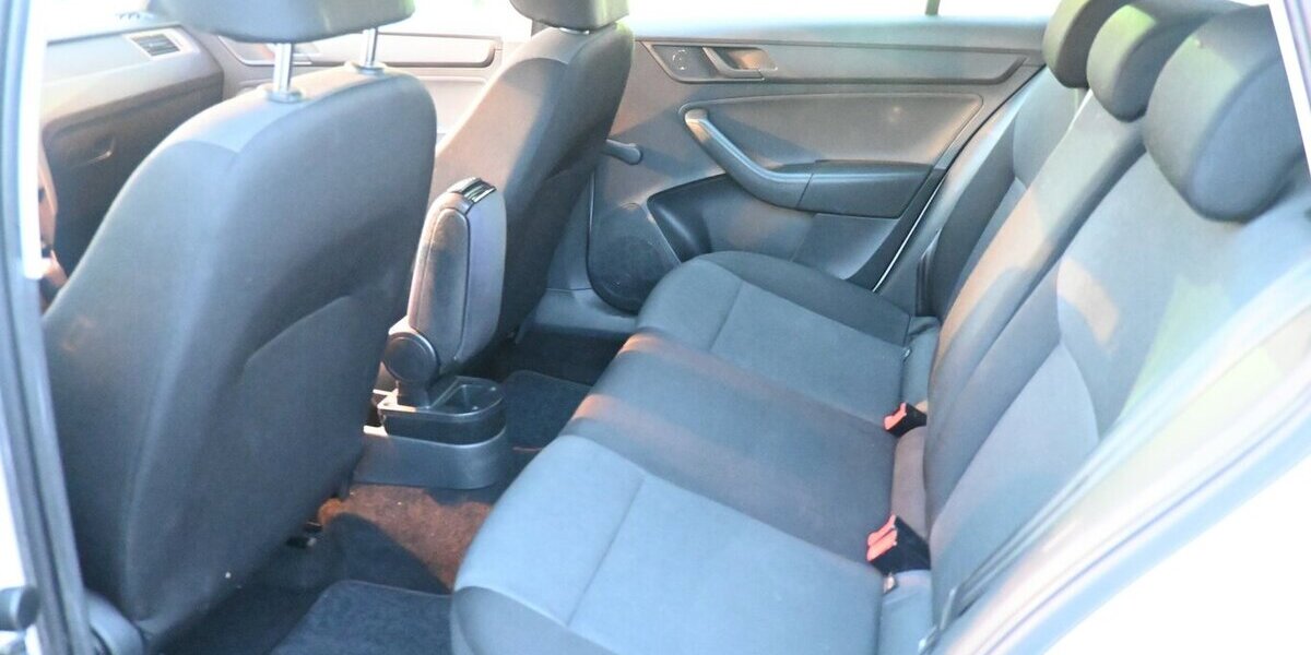 Skoda Rapid Spaceback 1.2 mit NAVI Steuerkette neu!!! 175.000 km 5.300 &euro; Seevetal - Hittfeld 21218