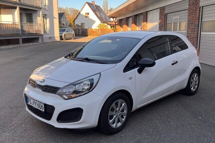 Kia Rio 165.359 km 2.700 &euro; Hamburg 22045