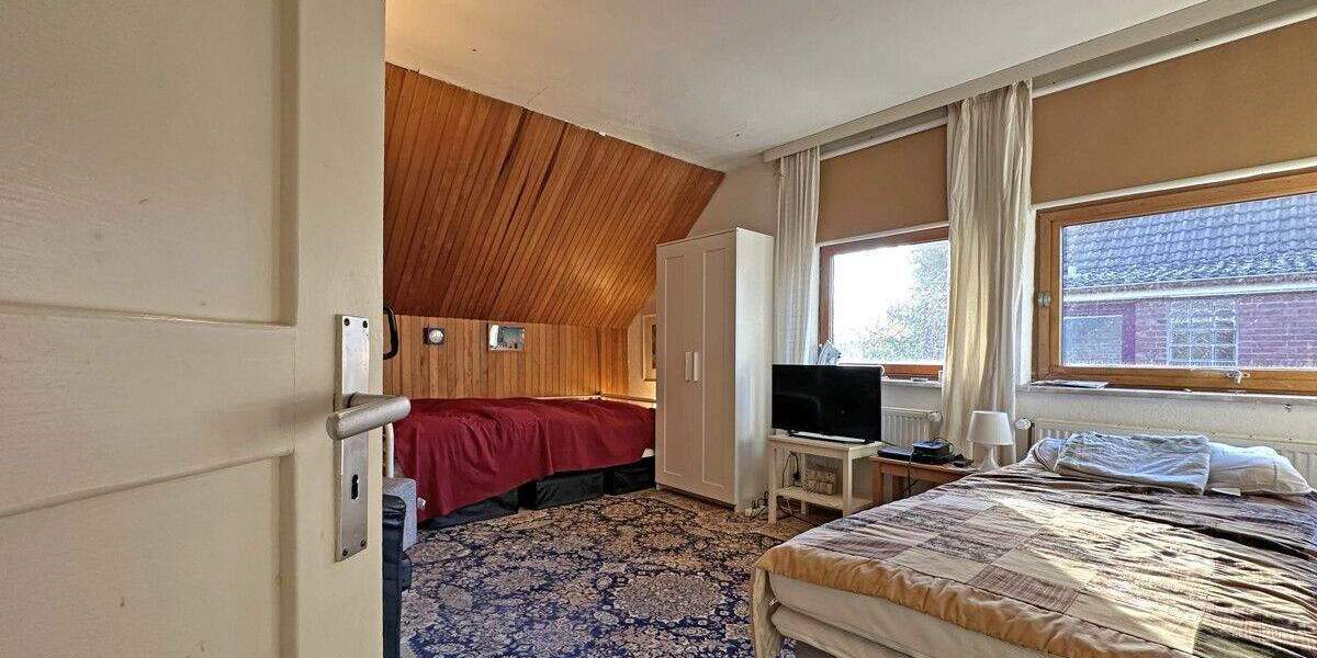 Altbau-Doppelhaushälfte mit großem Garten 4 zimmer