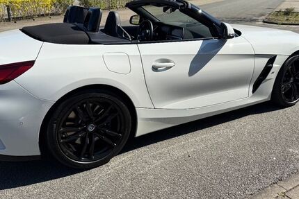 BMW Z4 13.900 km 42.750 € Wedel 22880
