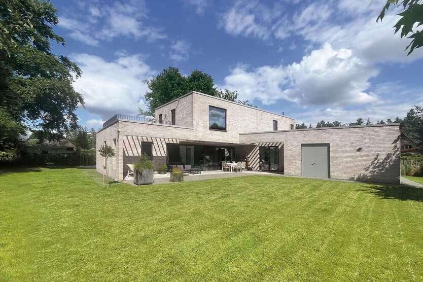 Haus zum Kaufen in Lüneburg 1.795.000 € 220 m²