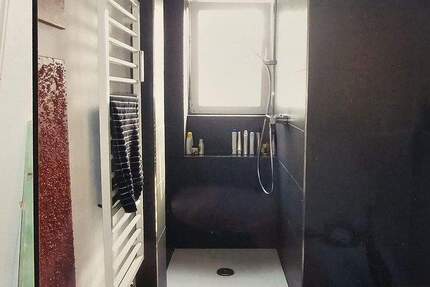 Klassische Altbauwohnung in ruhiger, zentraler Lage von Hamburg-Wandsbek 3 zimmer