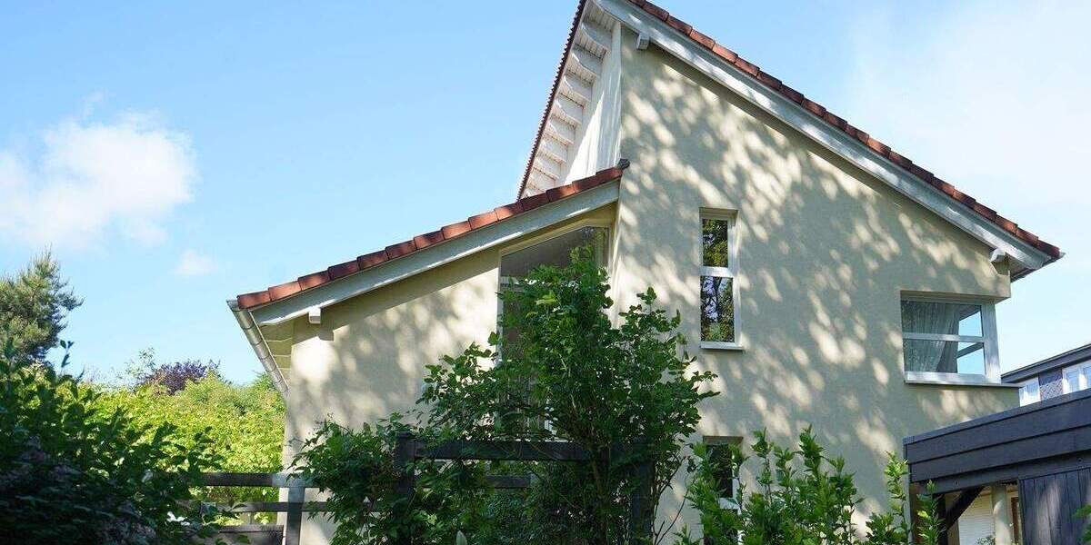 NUR NOCH WARTELISTE: Wohlfühloase - nur wenige Minuten zum Volksdorfer Marktplatz 4 zimmer