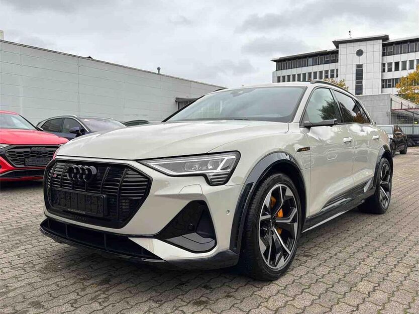 Audi e-tron 48.445 km 43.950 € Hamburg 22047