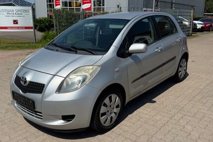 Toyota Yaris 111.000 km 3.000 &euro; Stelle 21435