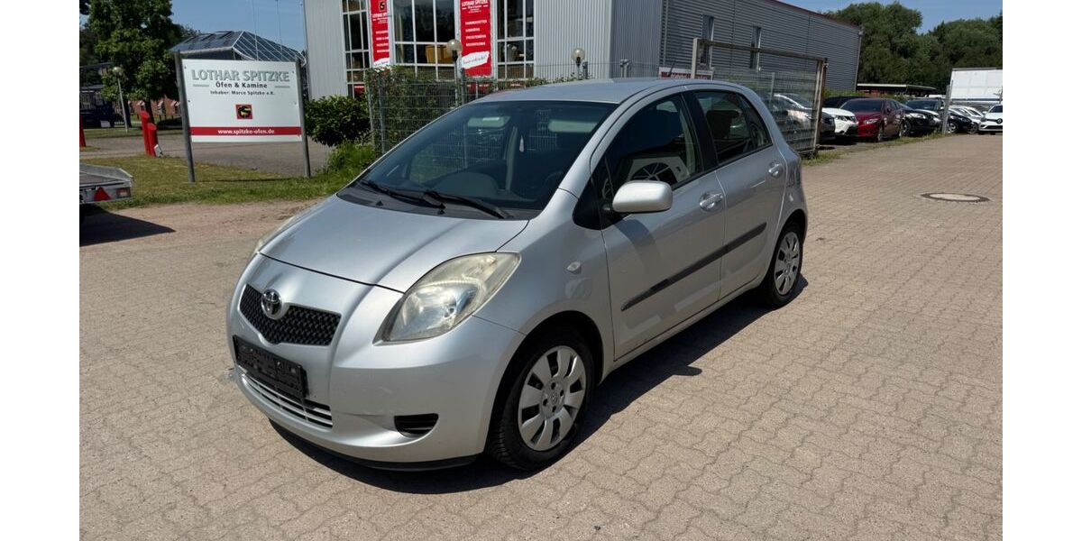 Toyota Yaris 111.000 km 3.000 &euro; Stelle 21435