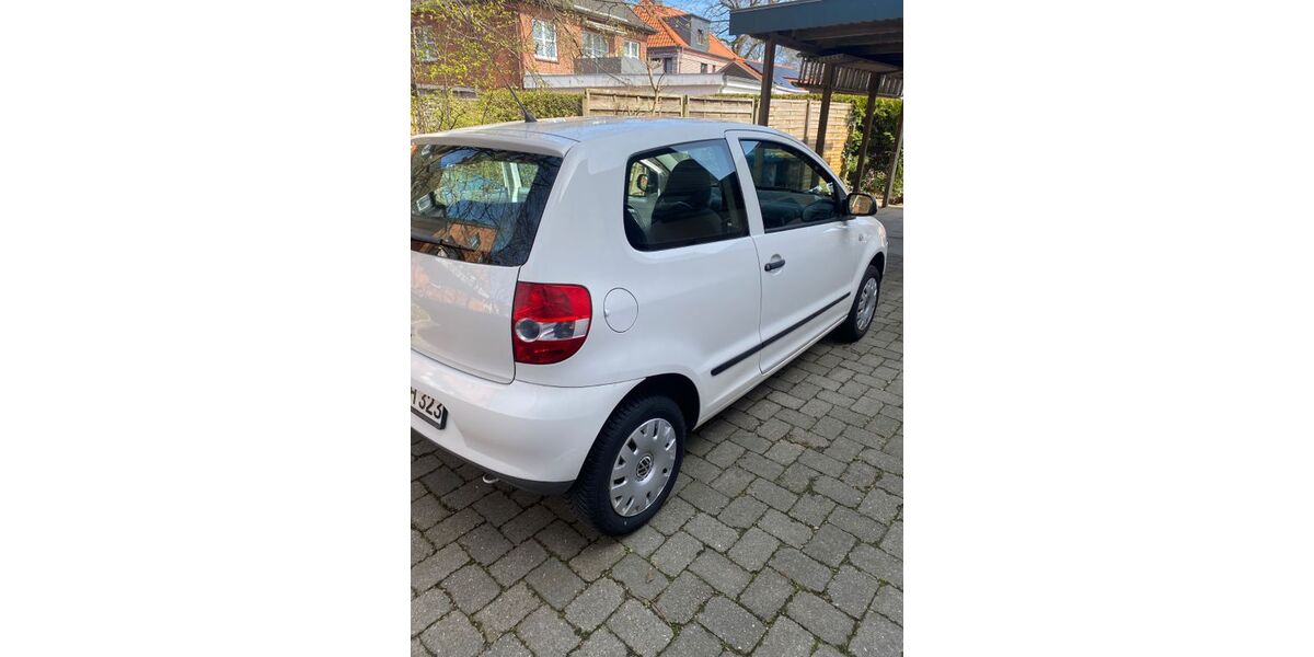 VW Fox 128.000 km 2.690 &euro; Halstenbek 25469