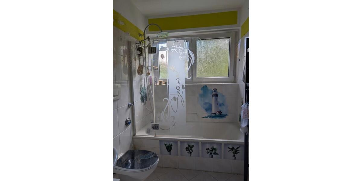 Zimmer frei in liebevoller, grüner Wohnung mit großer Terrasse – 18 zimmer