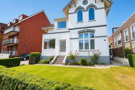 Historisches Einfamilienhaus mit KFZ-Werkstatt, Garagen und Ausstellungsraum 6 zimmer