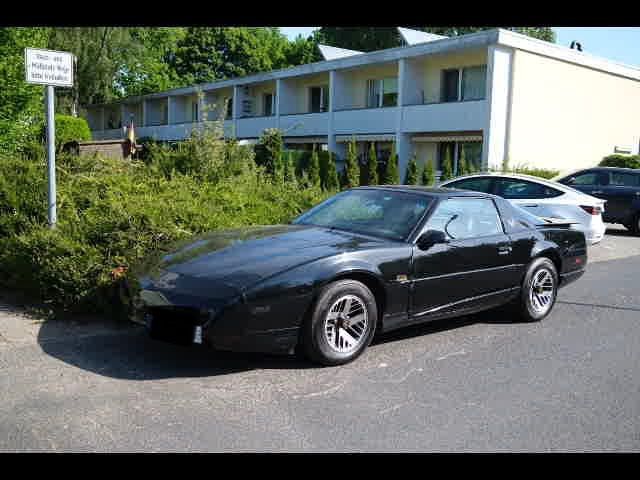 Pontiac Firebird 193.000 km 4.990 € Hamburg 22159