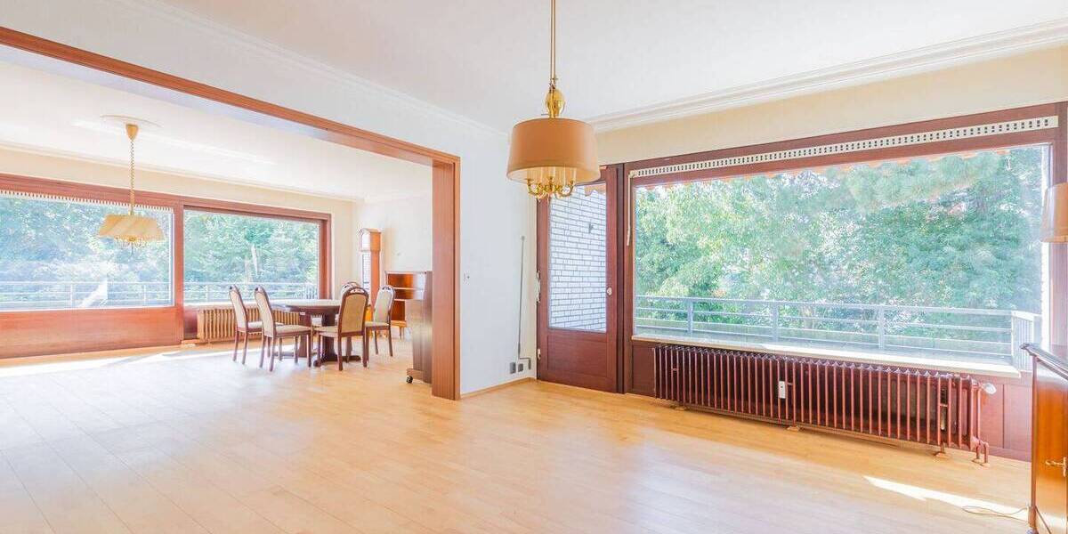 Familienwohnung mit Schwimmbad: Direkt am Poppenbüttler Markt auf einer Ebene wohnen 5 zimmer