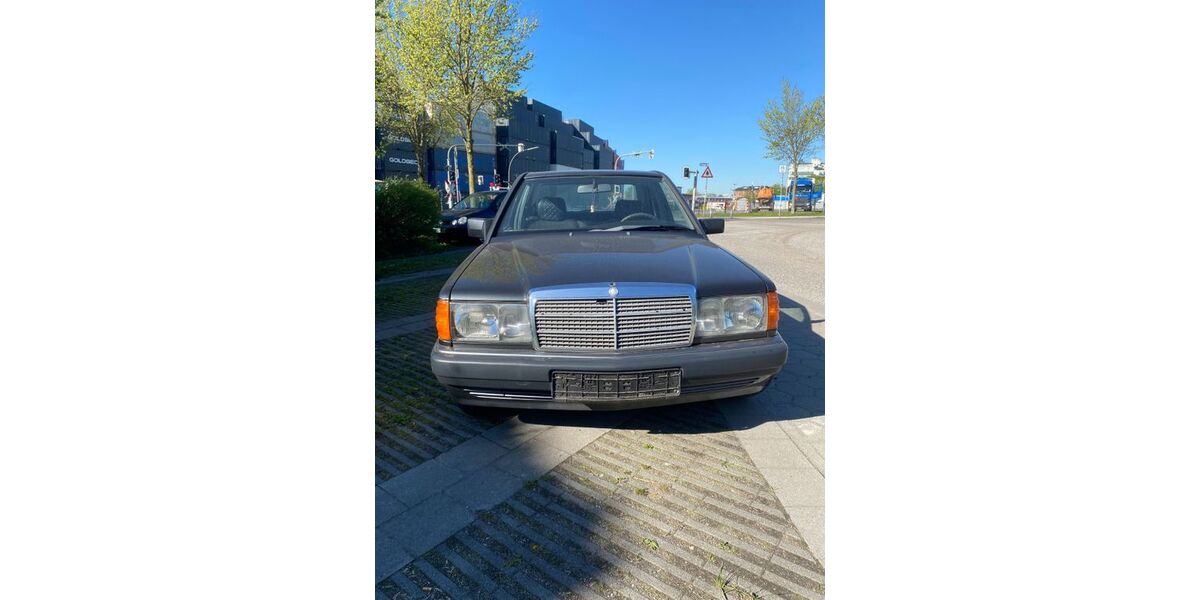 Mercedes-Benz 190 252.000 km 4.500 &euro; Hamburg 21107