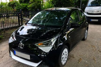 Toyota Aygo (X) 34.869 km 10.700 &euro; Hamburg 22043