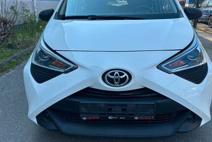 Toyota Aygo (X) 53.000 km 9.950 &euro; Hamburg 21079