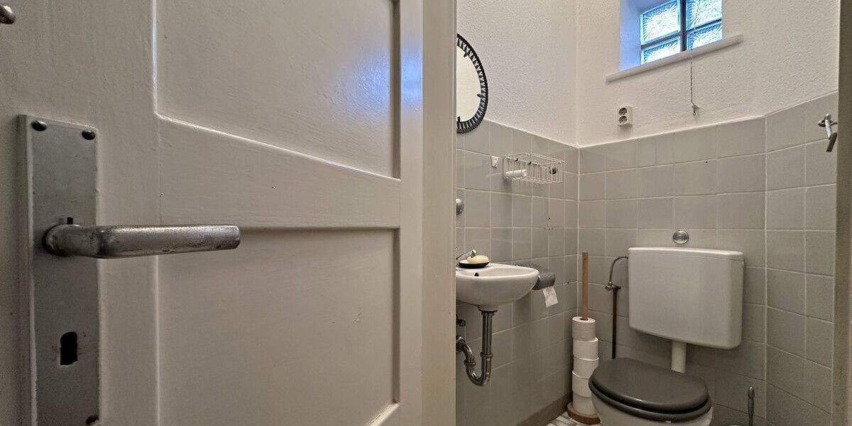 Altbau-Doppelhaushälfte mit großem Garten 4 zimmer