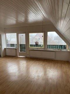 LAGE! LAGE! TOPLAGE in Quickborn. Charmante, lichtdurchflutete 4 Zimmerwohnung mit riesigem Süd-Balkon. 4 zimmer