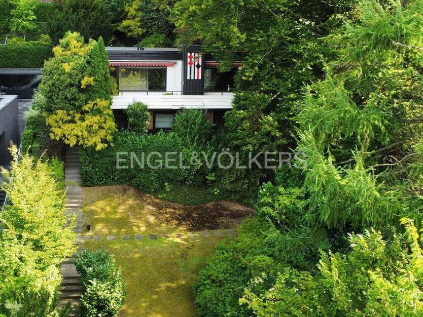 Zeitloses Einfamilienhaus auf traumhaftem Hanggrundstück direkt an den Boberger Dünen 6 zimmer