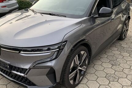 Renault Megane E-TECH 22.320 km 32.980 &euro; Hamburg 22459