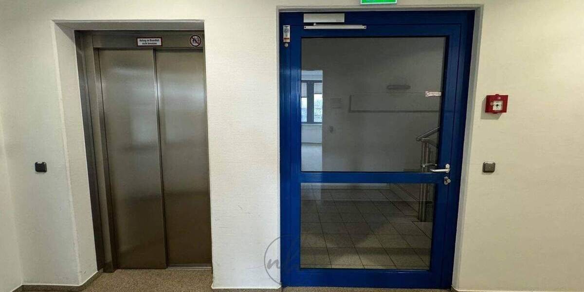 Gewerbeobjekt Hamburg Rahlstedt - 1 Zimmer, 70 m&sup2;, 910&euro; | Angebot:26916998