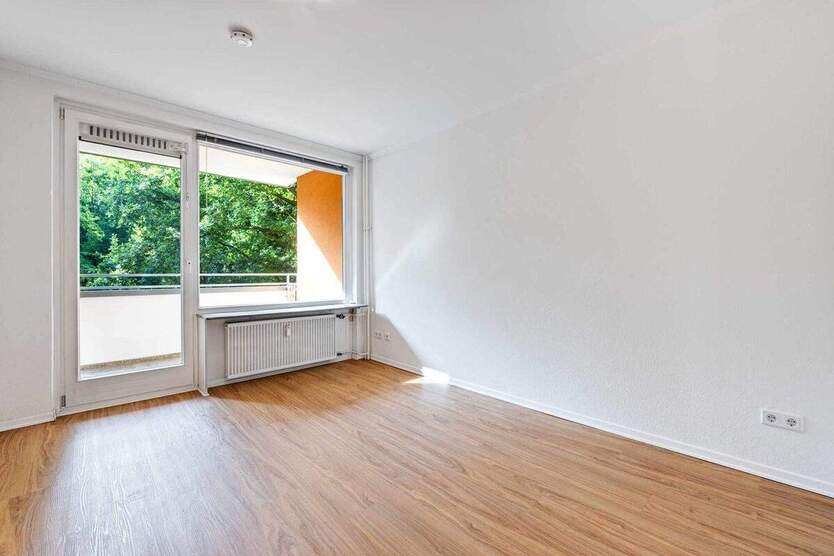 Sanierte 2-Zimmer-Wohnung mit Loggia am idyllischen Alsterlauf 2 zimmer