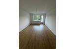 NEU Saniert, HH-Farmsen, 2,5 Zimmer Wohnung im 1.OG mit Balkon !Bitte beachten Sie unsere Fragen!