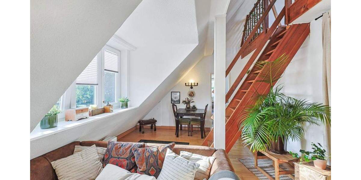 Einzigartige Dachgeschoss-Wohnung- Stilvolles Wohnen auf zwei Etagen 2 zimmer