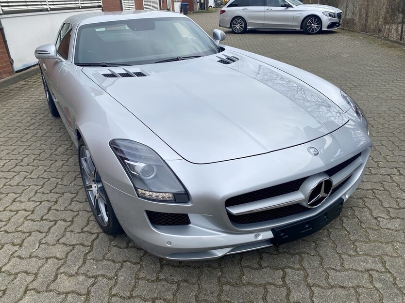 Mercedes-Benz SLS AMG 2.900 km 330.000 € Hamburg 20038