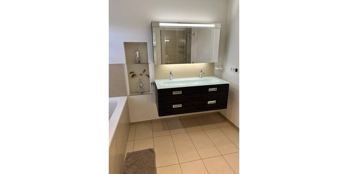 Doppelhaushälfte Hamburg Sasel - 7 Zimmer, 135 m&sup2;, 3.300&euro; | Angebot:26275113