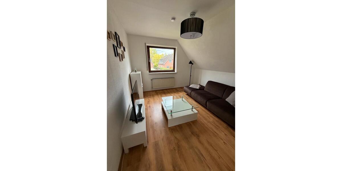 Dachgeschoßwohnung Hamburg Wandsbek - 3 Zimmer, 56 m&sup2;, 1.200&euro; | Angebot:26253938