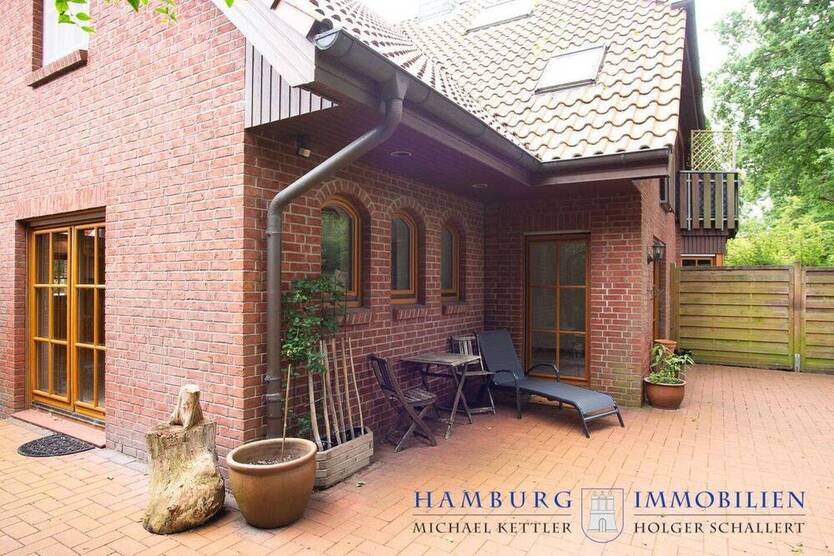 3-Familienhaus - BJ 1999 - EignerWohnung, 4 Zimmer, sofort beziehbar - 30-er Zone in 25436 Tornesch